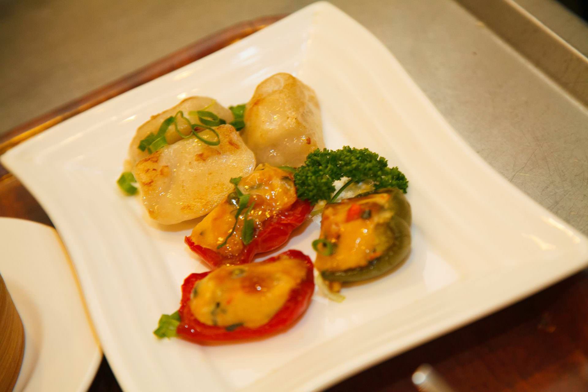 Beef tagliata met pasta en plofjes crème fraîche