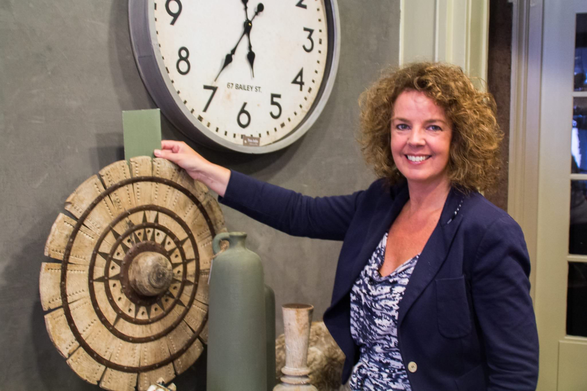 De finishing touch is Tres Jolie