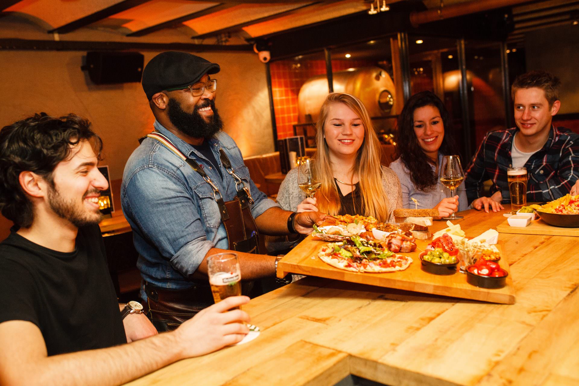 Vier de feestdagen bij Roast & Kelder65