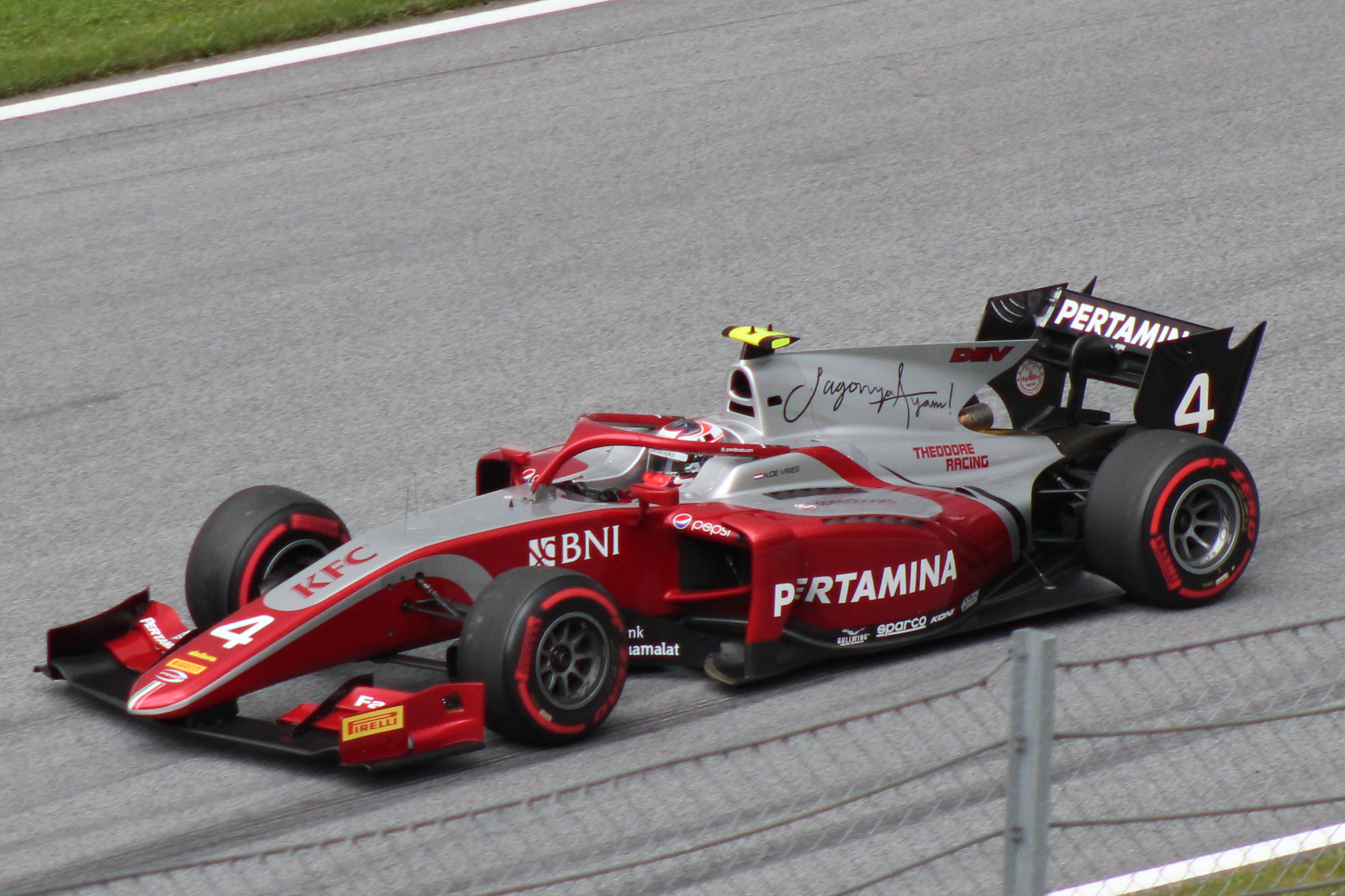 Is Nyck de Vries de Friese Max Verstappen?