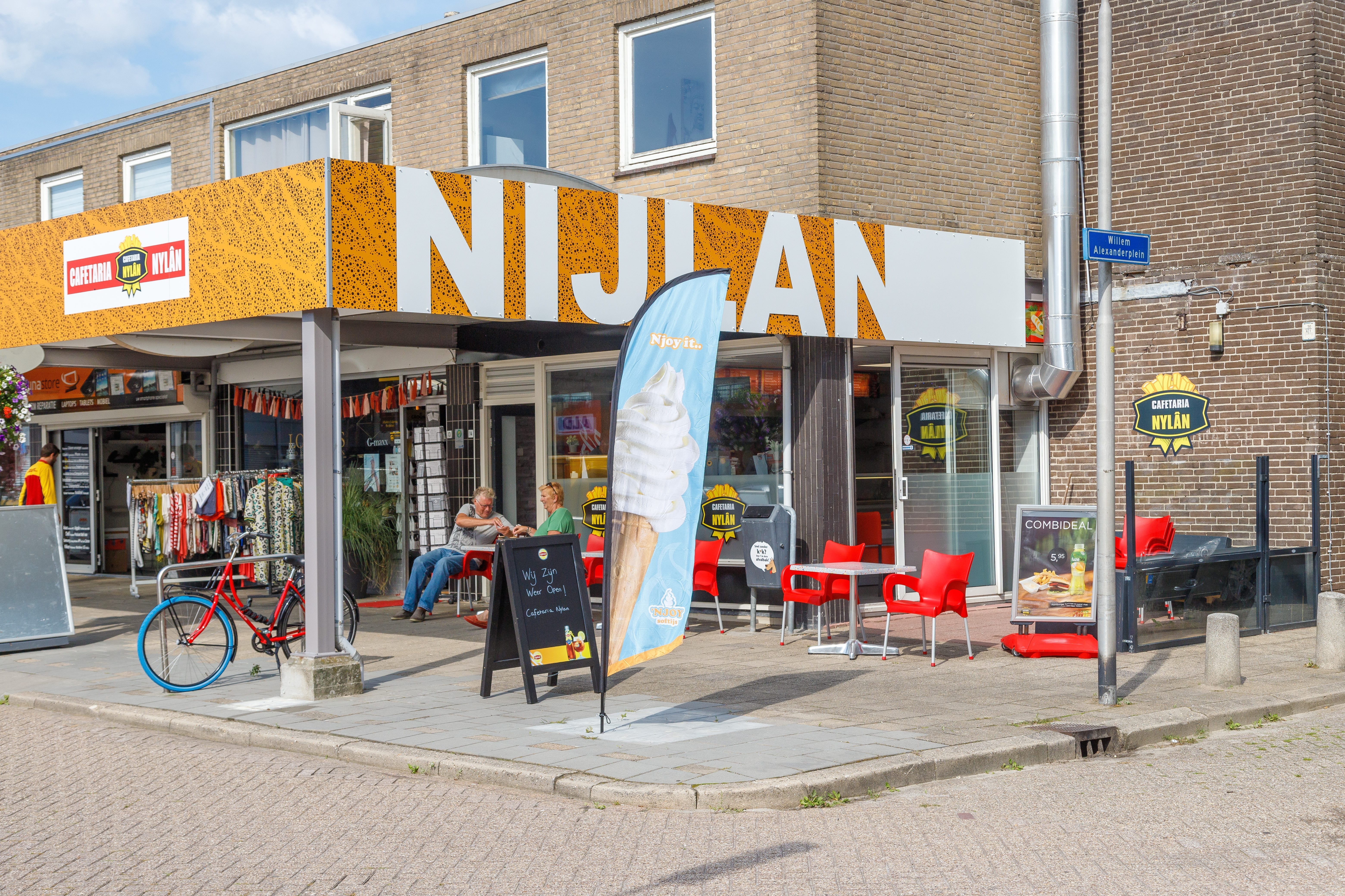 Oude eigenaar Dionysos is nieuwe eigenaar Cafetaria Nylan