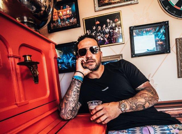 Kraantje Pappie: Fijnproever en boegbeeld van de nachtelijke vibes