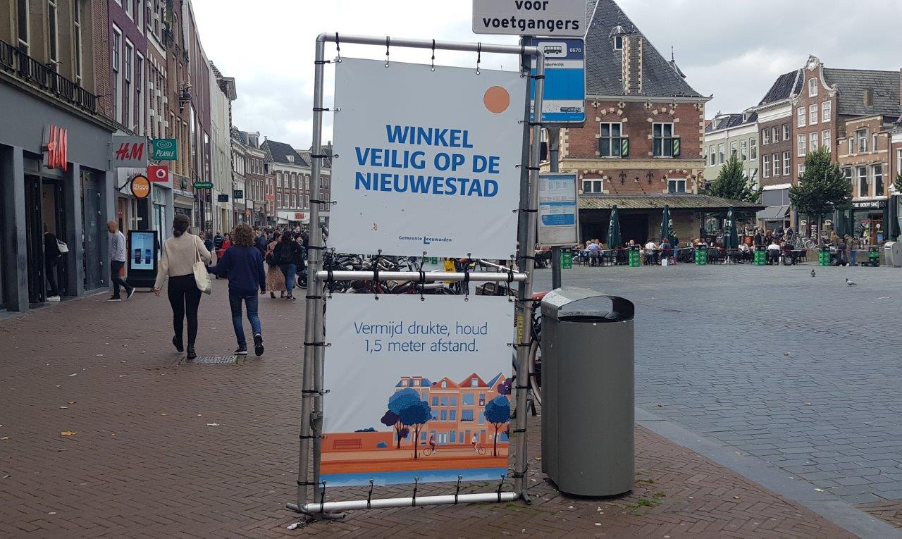 Nieuwe coronacampagne in de Leeuwarder binnenstad