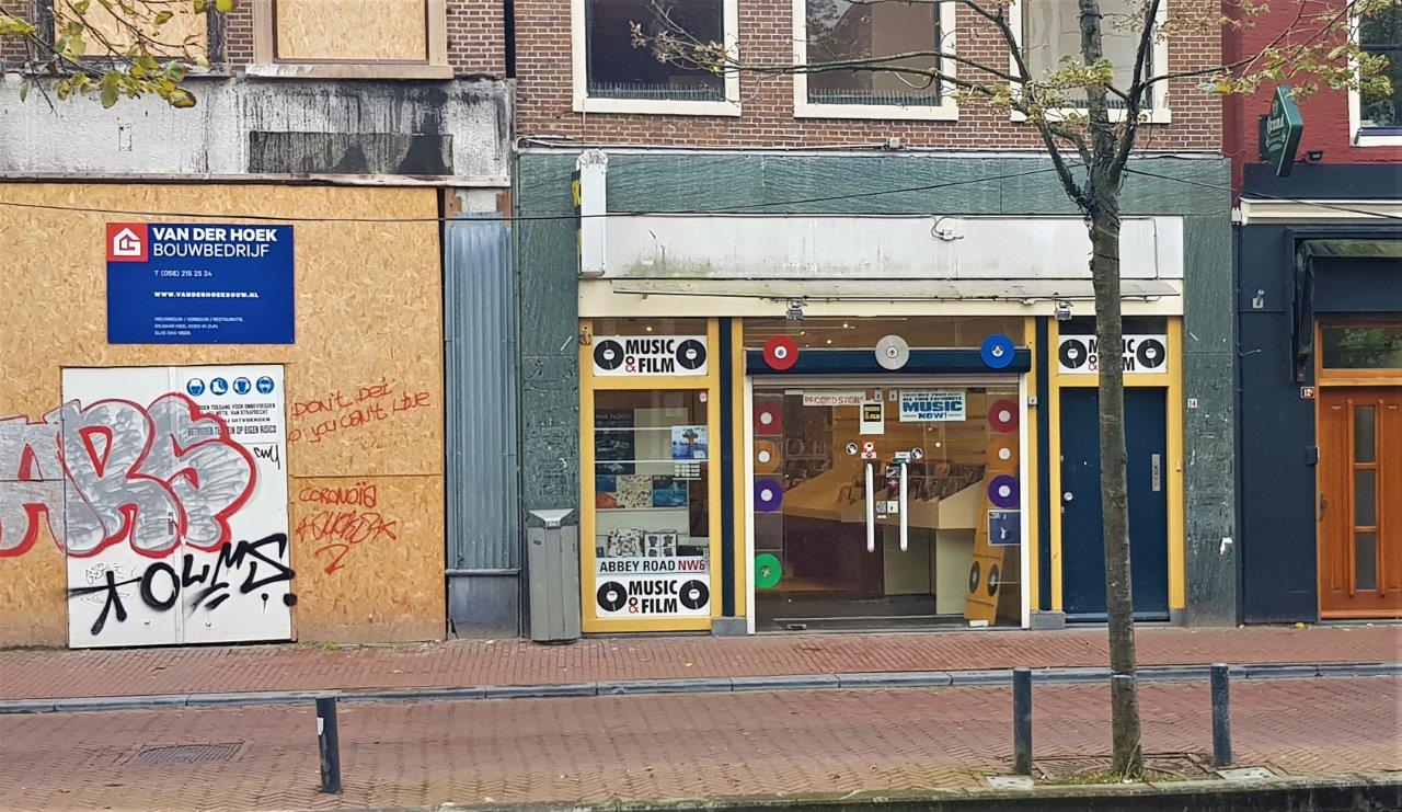 Goed nieuws: Wobbe opent zijn platenzaak weer!