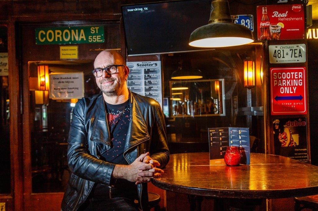 Steun Café Scooters met Ton’s Vulstation en Online Benefietquiz!