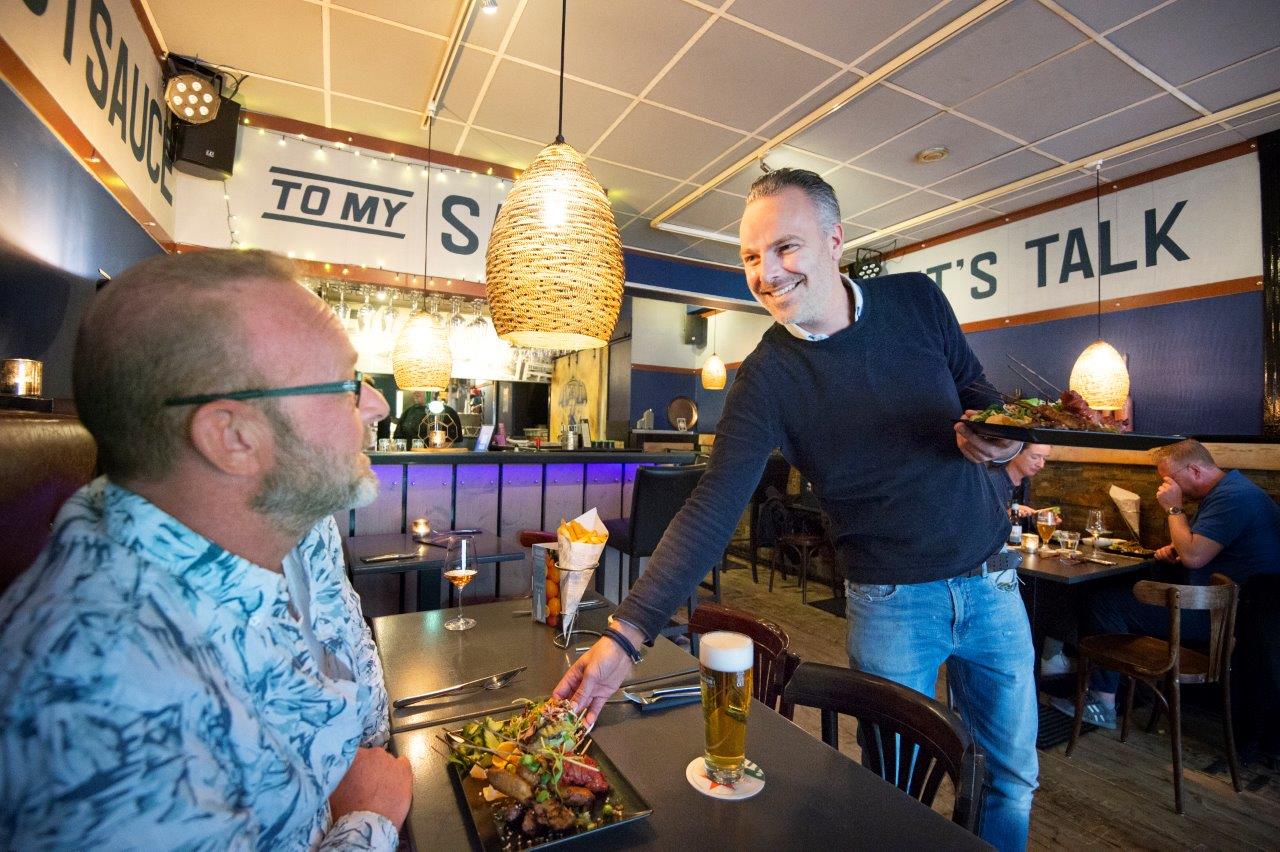 Keukencafé TOTT is weer open (en heeft een extra groot terras)