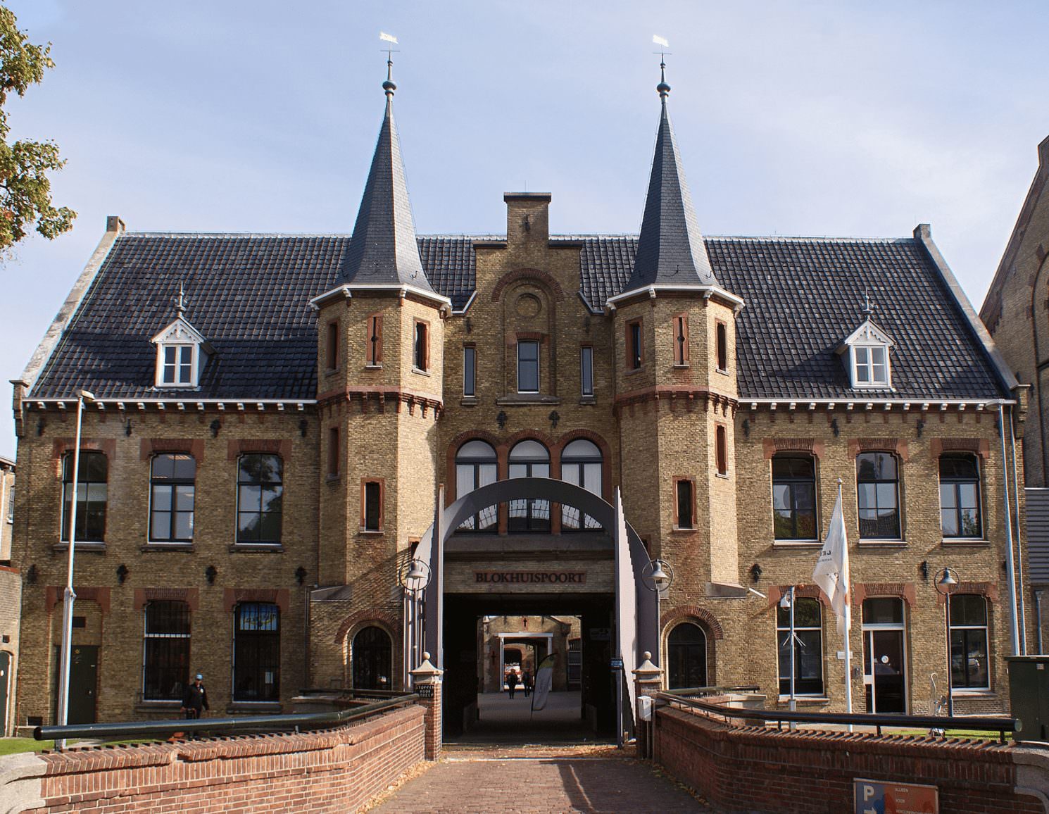 28 en 29 november een speciale Sinterklaastunnel door de Blokhuispoort