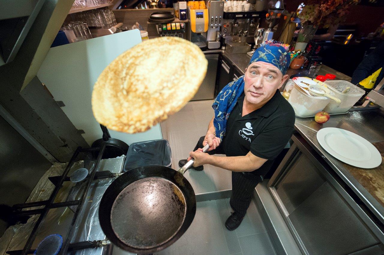 De koers is veranderd, maar in ‘t Pannekoekschip blijven we lachen
