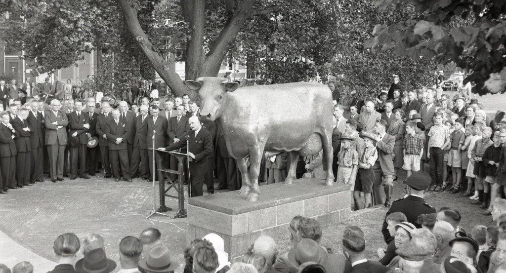 Deze week in Throwback Thursday: de onthulling van Us Mem