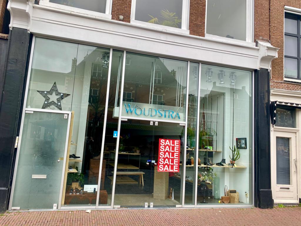 Schoenenzaak Woudstra sluit in de loop van april