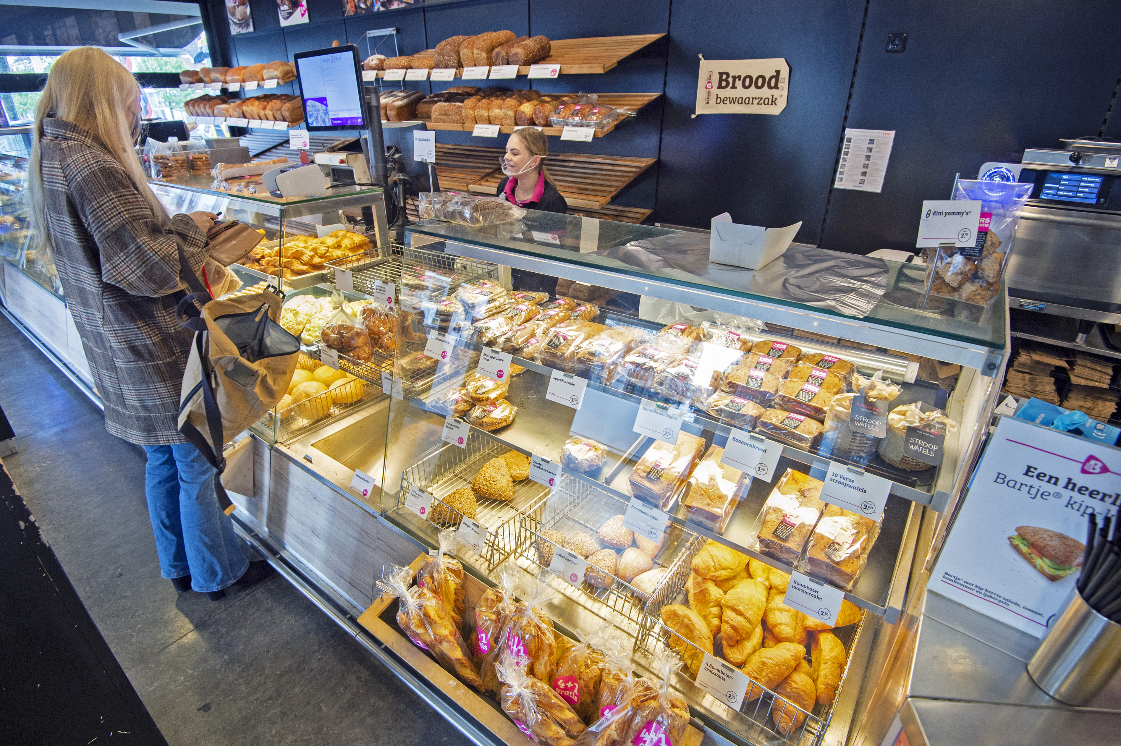 Kom langs bij Bakker Bart Leeuwarden op de Wirdumerdijk