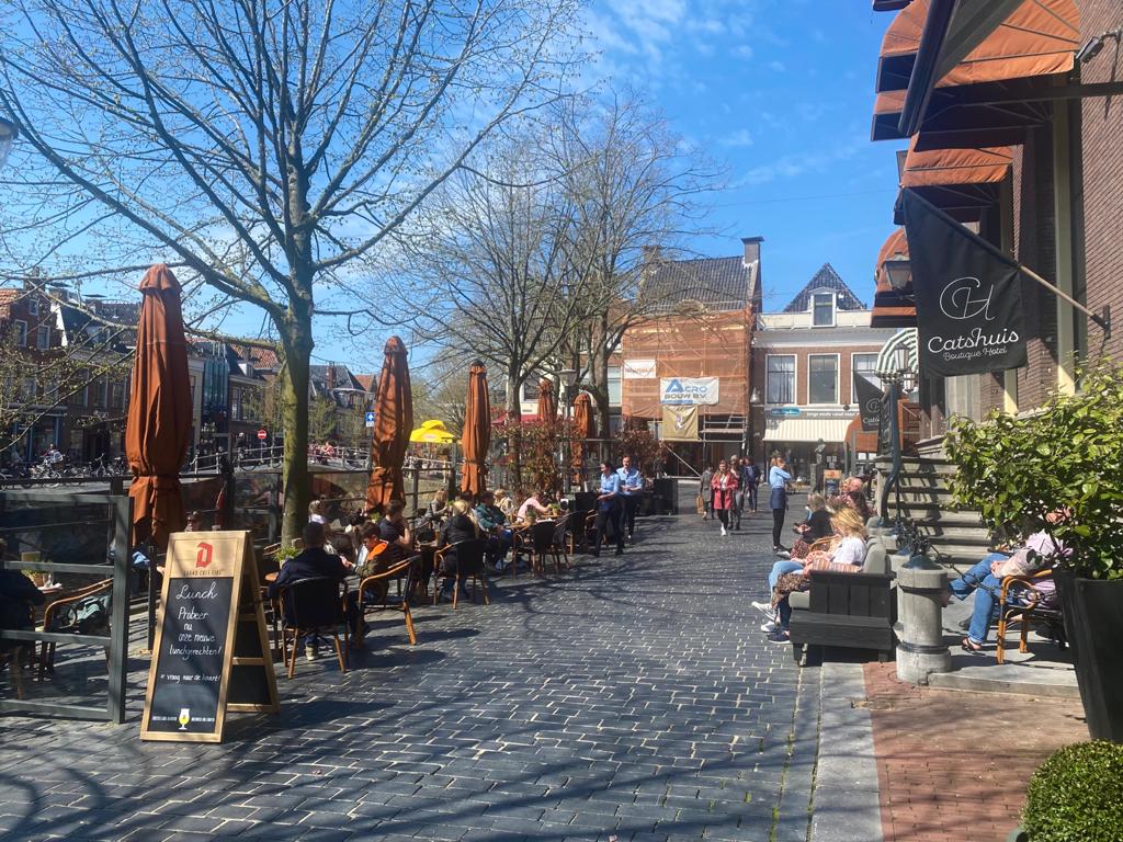 Vanaf vandaag zijn de terrassen onder voorwaarden weer geopend!