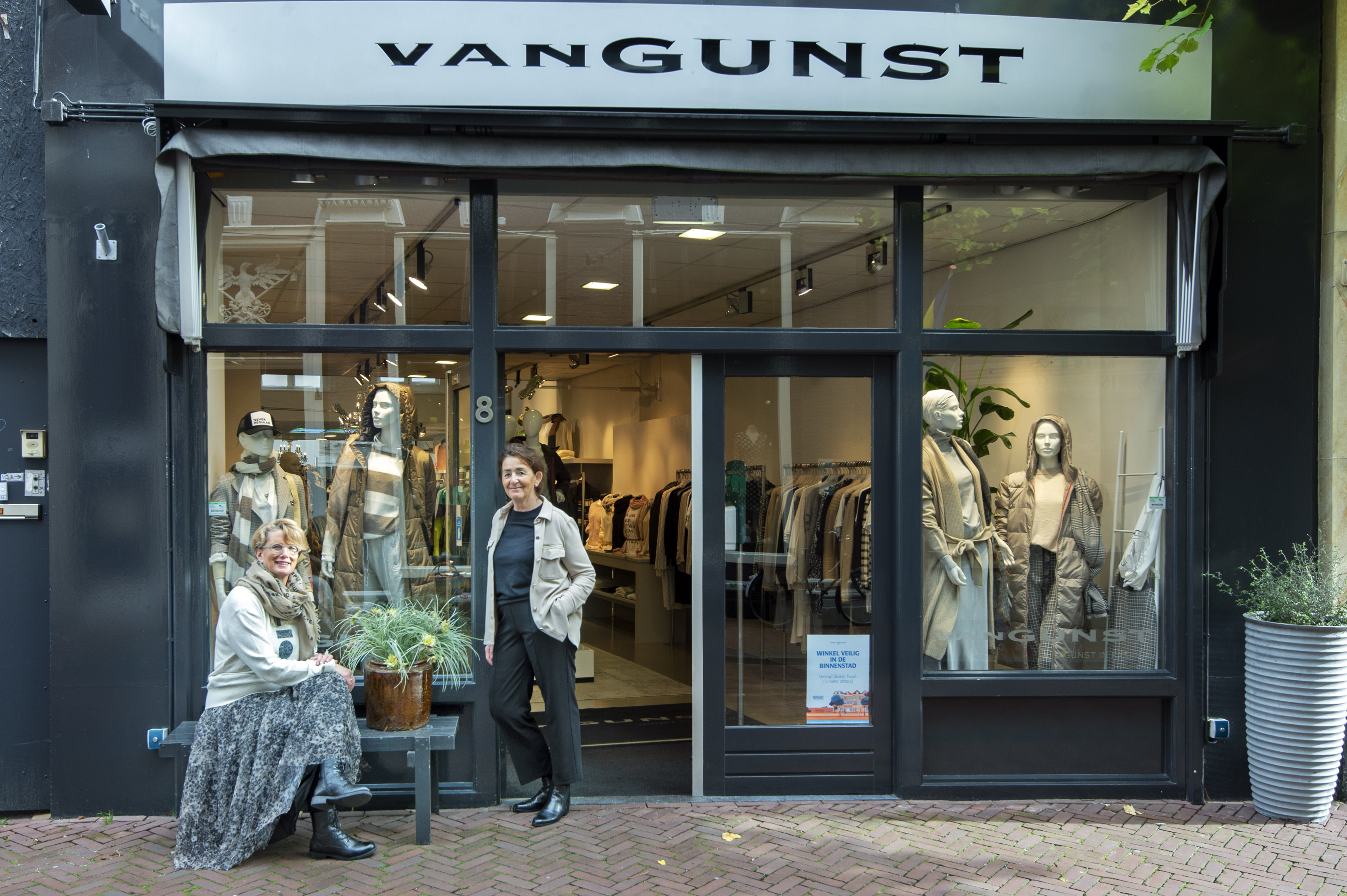 Maak nu je shop afspraak bij dameszaak VanGunst