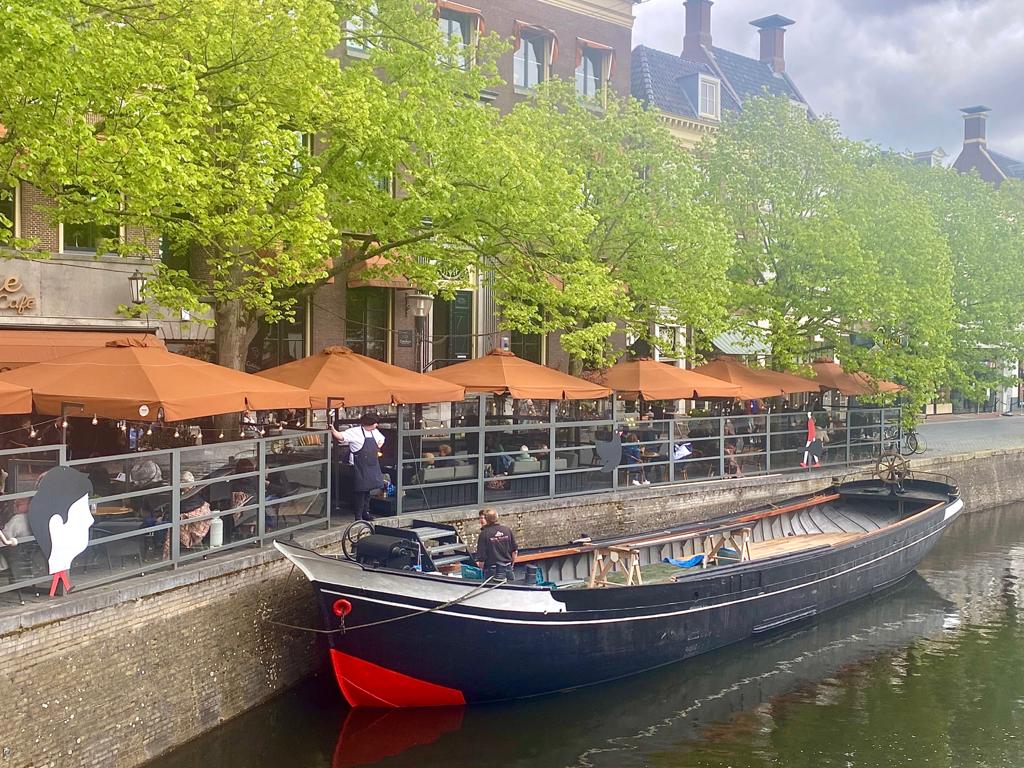 Grand Café Fire kan door zeilschip 30 extra gasten ontvangen