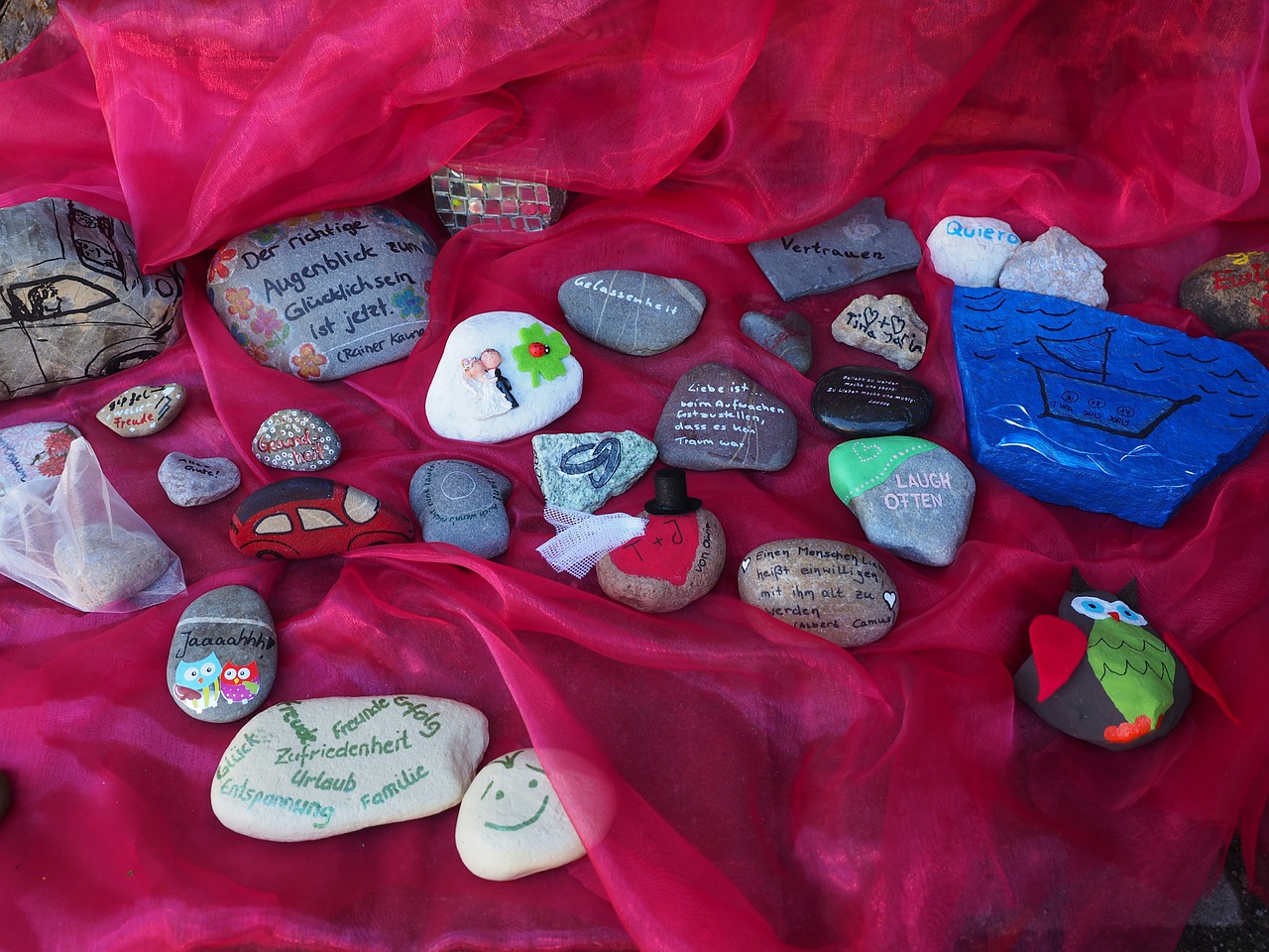 Morgen is een Happy Stone Speurtocht in de Vrijheidswijk!