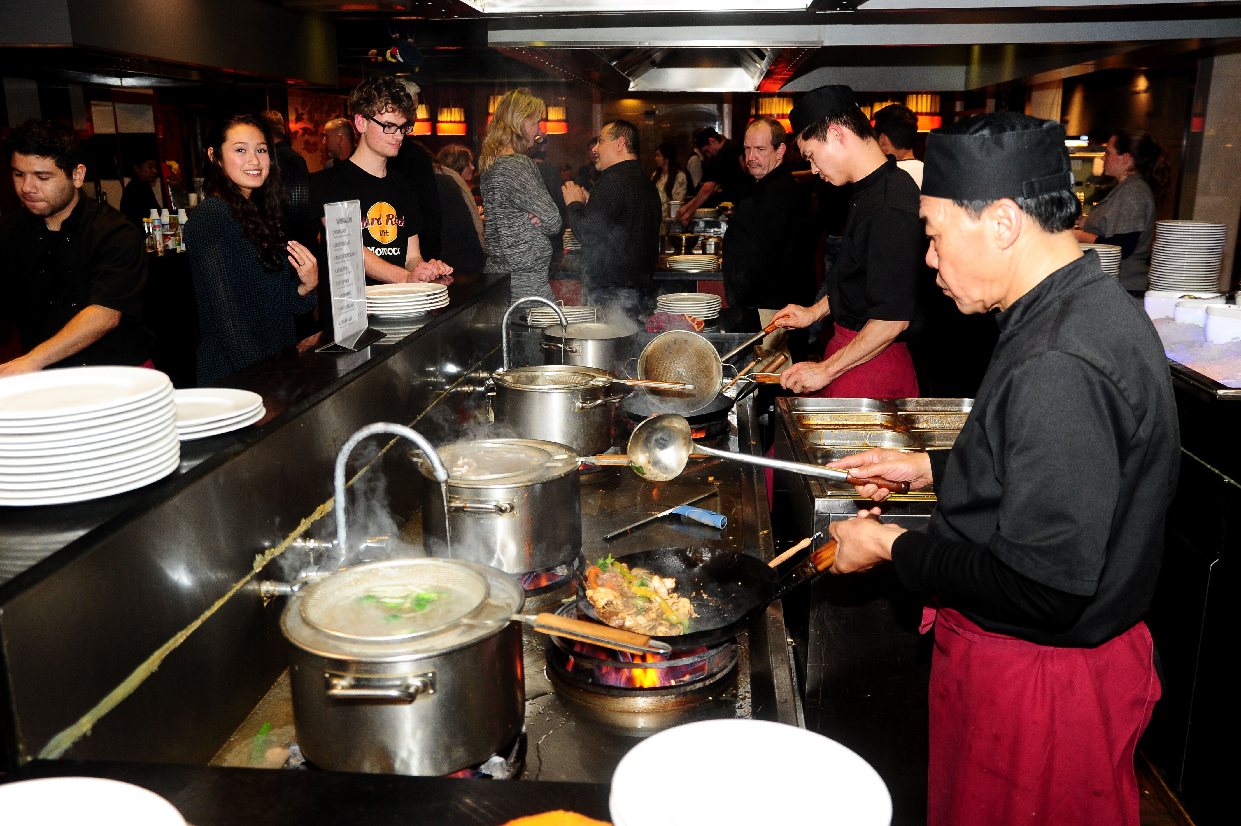 Wokpaleis E10 mag 5 juni nog niet open, ze zijn wel open voor afhaal