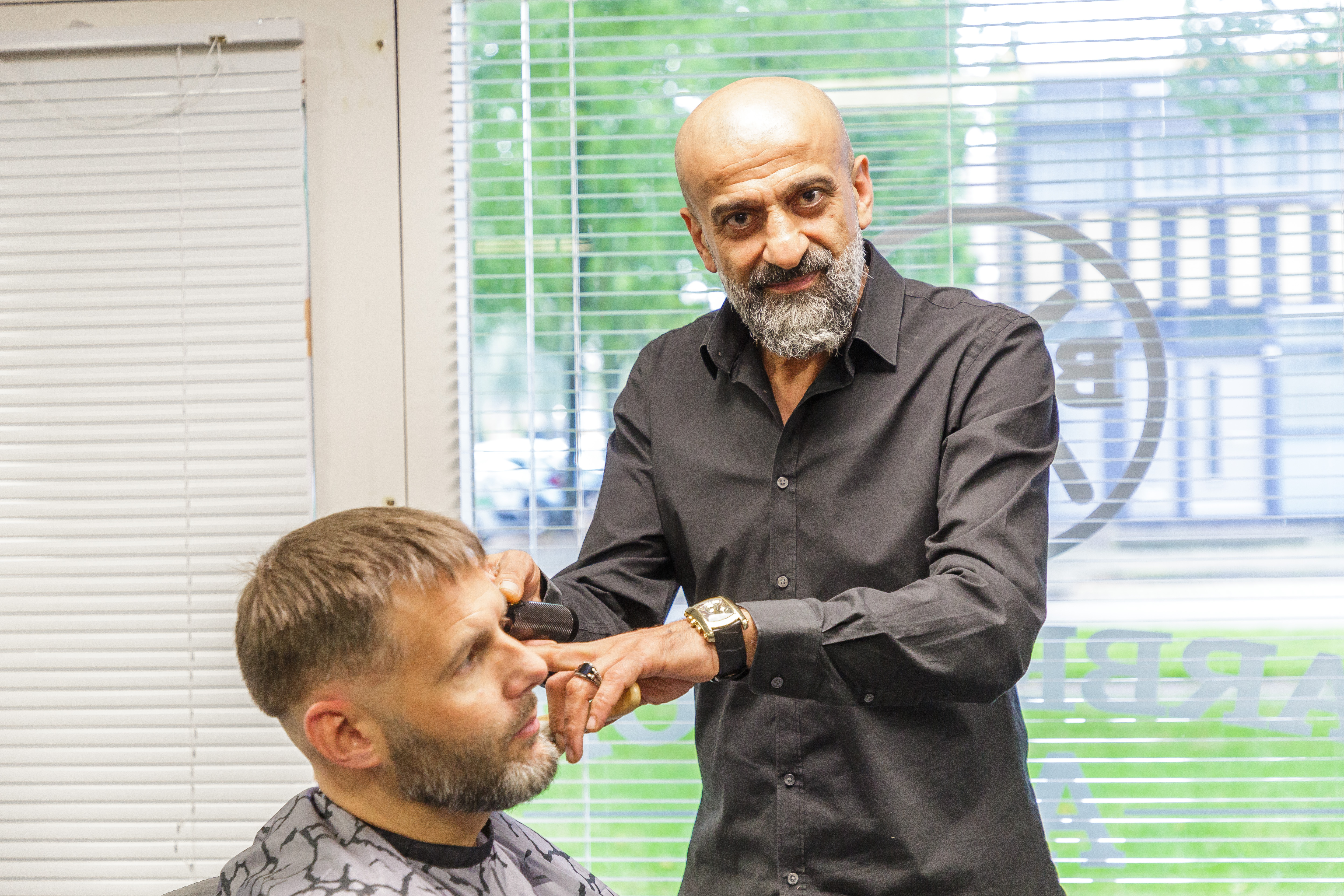 Barbershop Ali: 'Al mijn klanten zijn mijn vrienden'