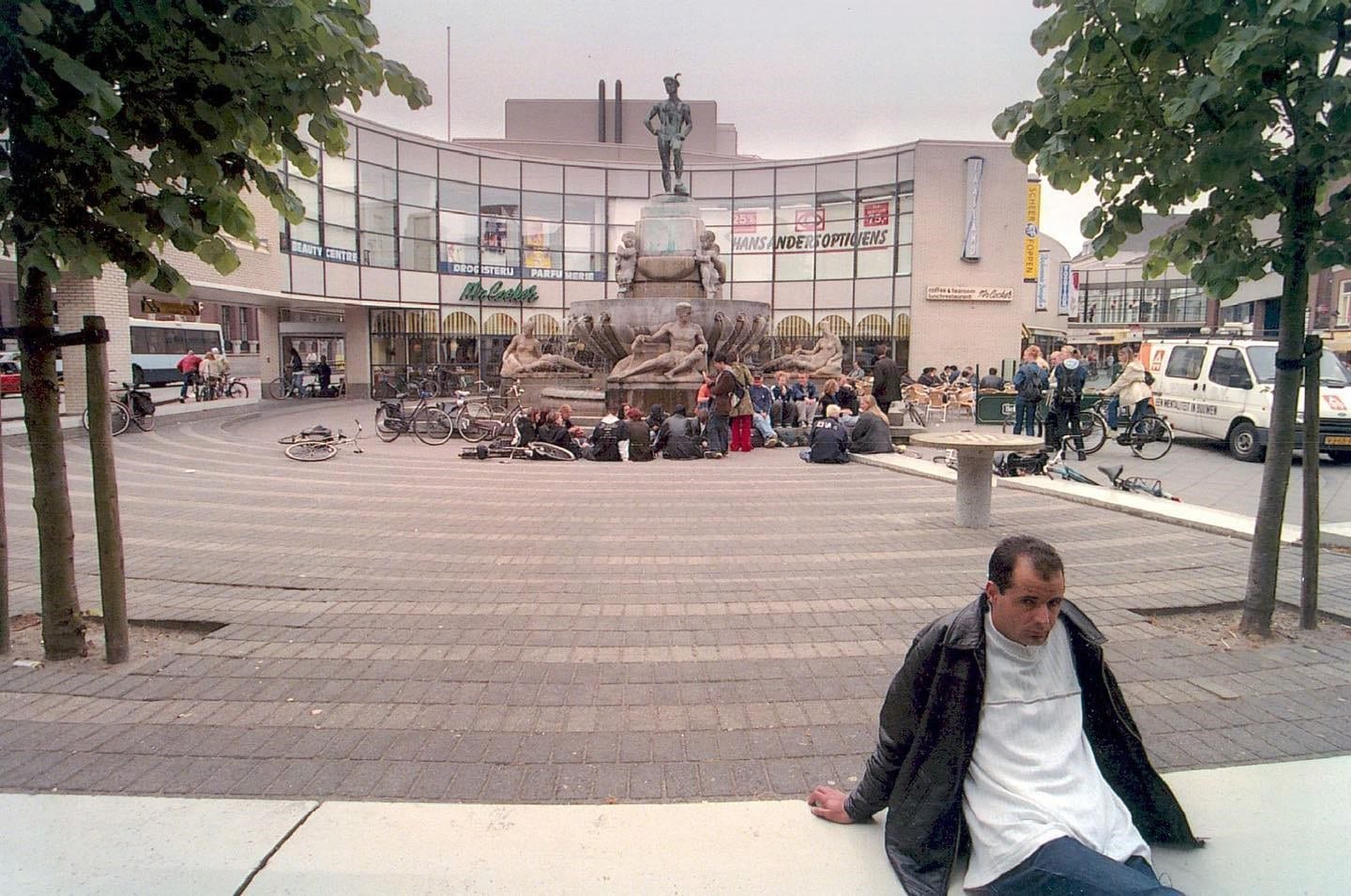 Throwback naar 1999: de Mercuriusfontein op het Wilhelminaplein!