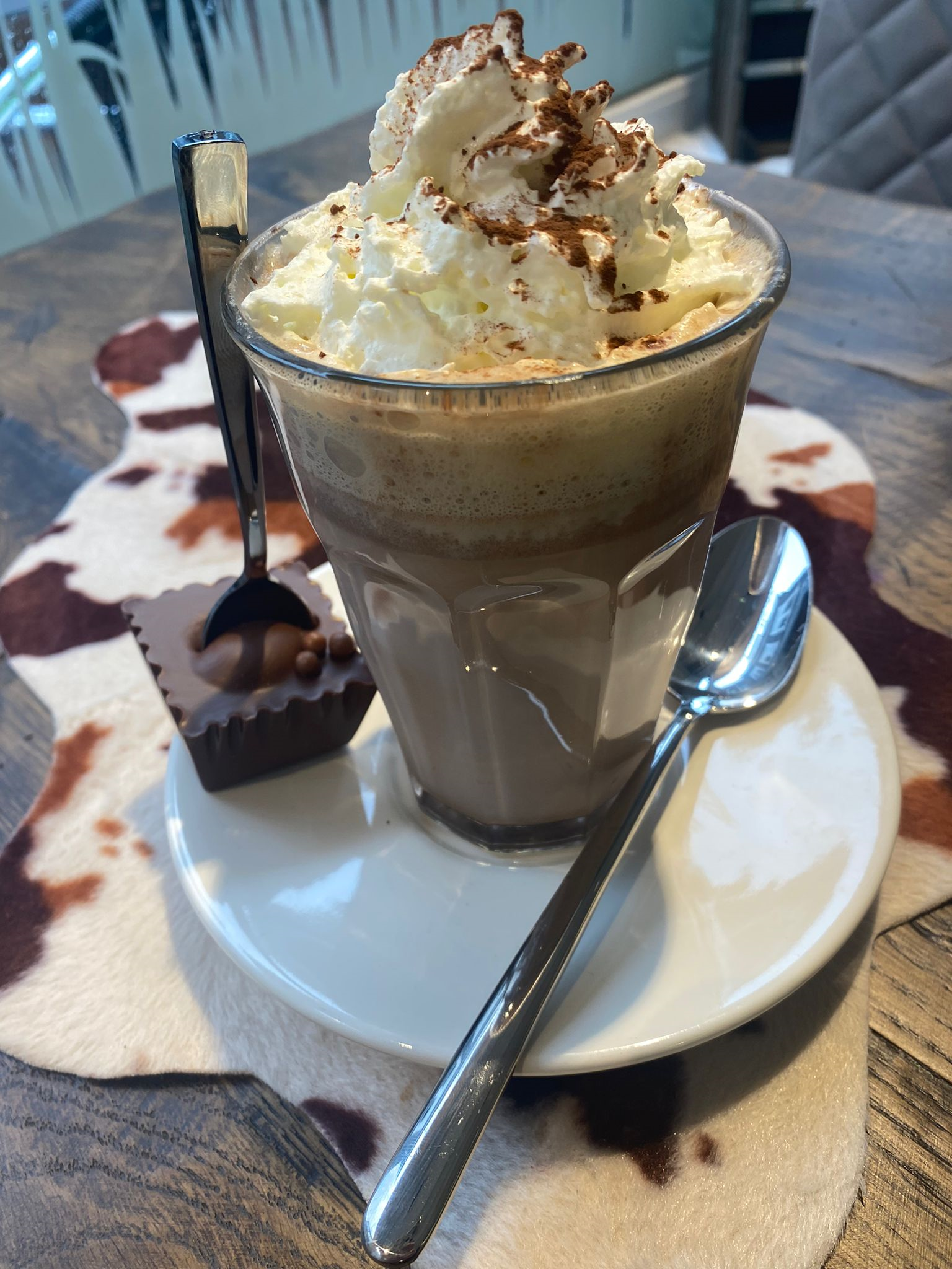 Winactie: 10 x een warme chocolademelk bij Margje 24