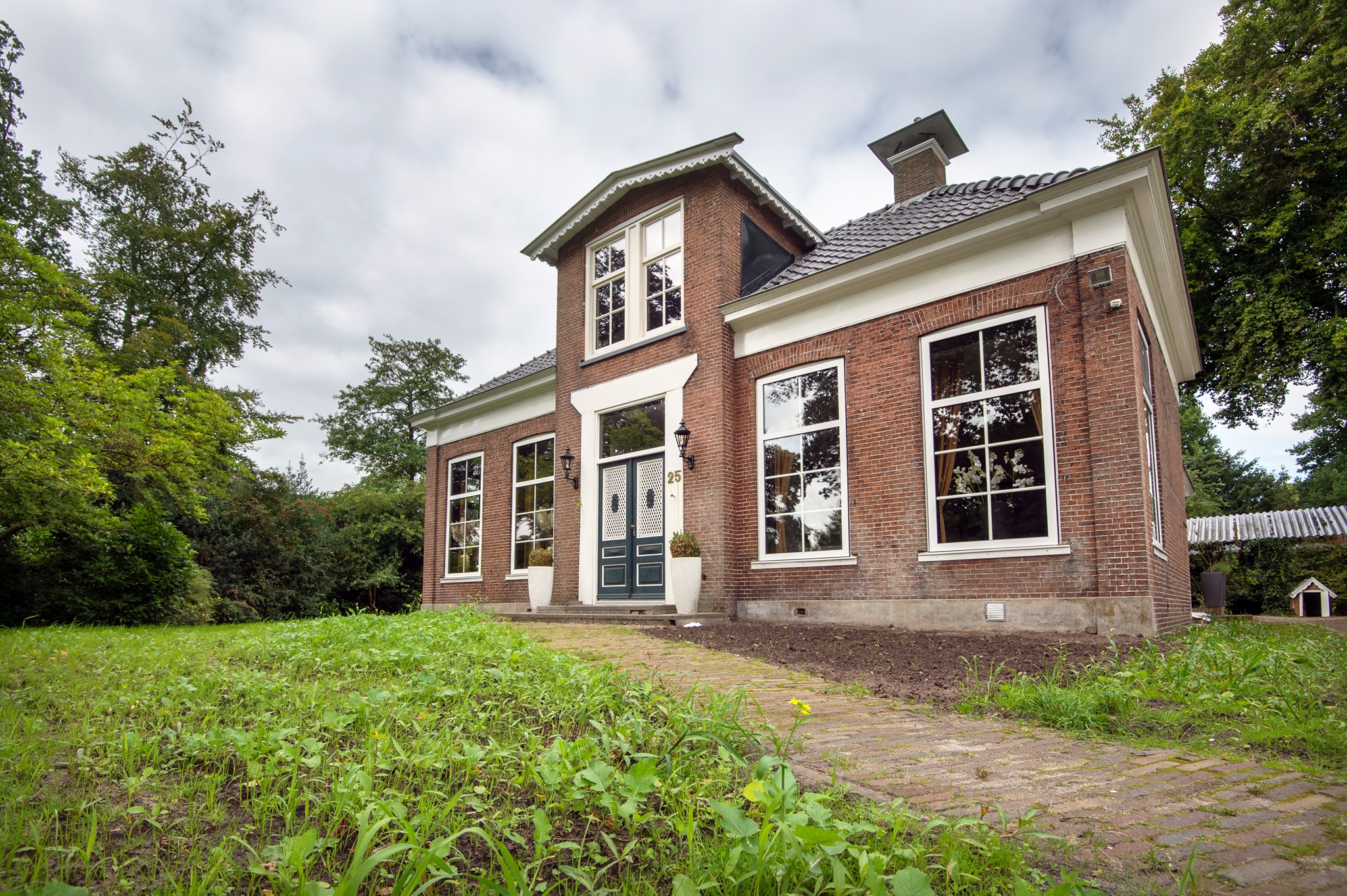 Huis in Hurdegaryp opgeknapt door Thys Hoeksta van Willem Hoekstra Bouw samen met lokale ondernemers