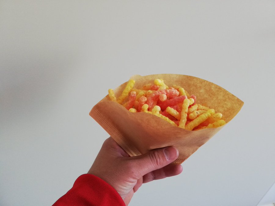 Wie kreeg er vroeger ook chips uit een koffiefilterzakje?