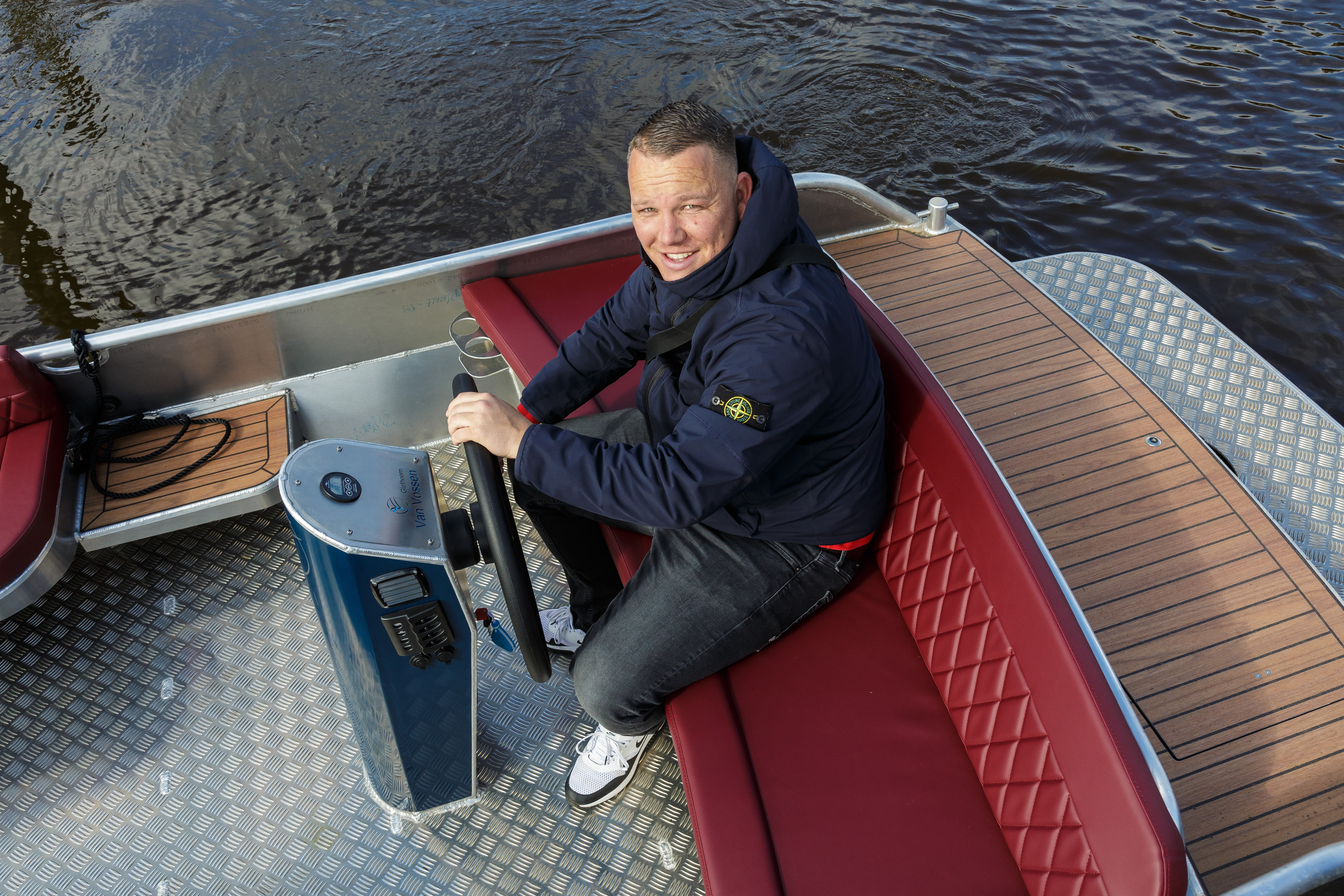 Huur een sloep bij Bootverhuur Bonkevaart en ontdek Leeuwarden vanaf het water