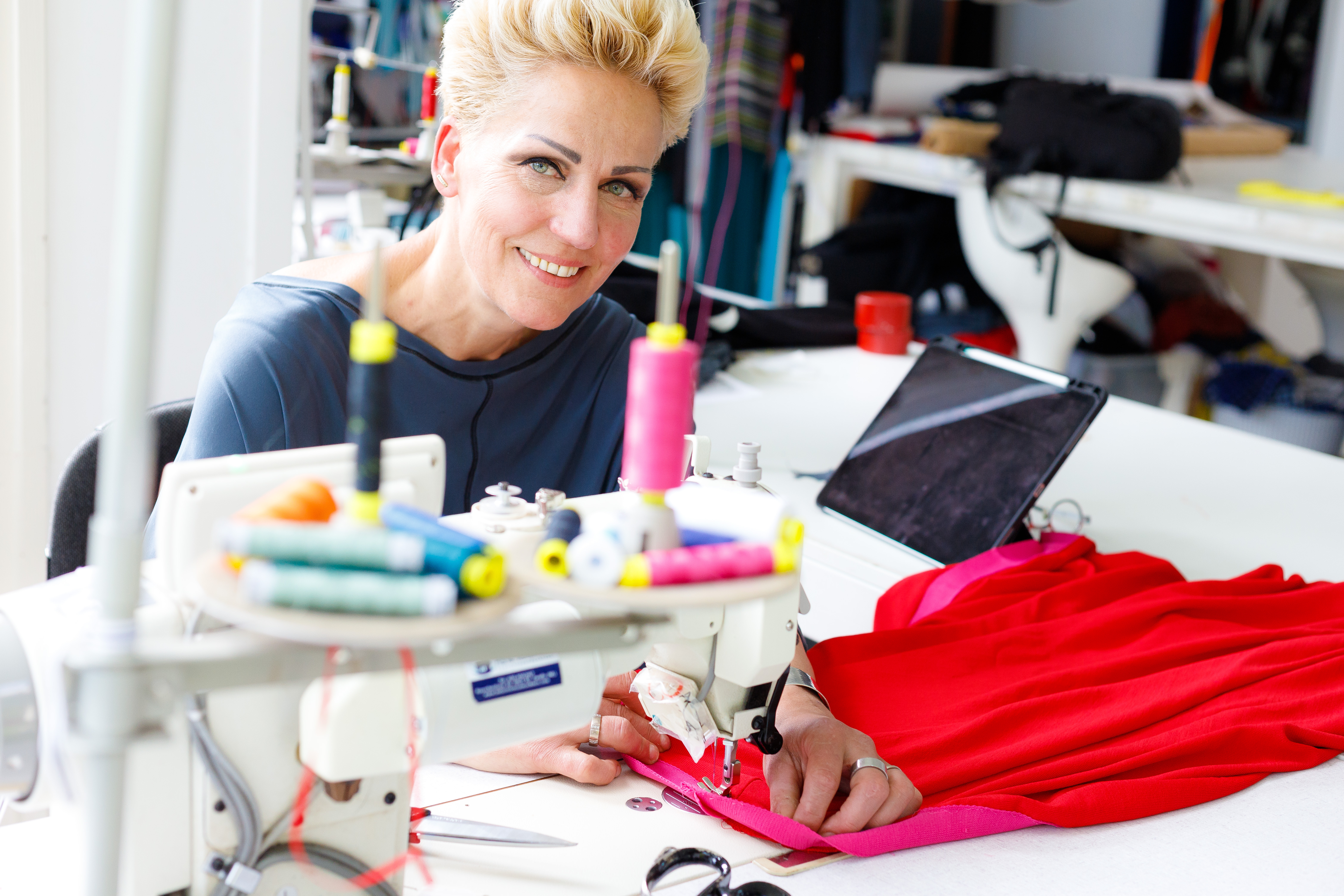 Eerlijk, exclusief, kleurrijk en voor ieder moment van de dag: de kleding van Moniek Miedema