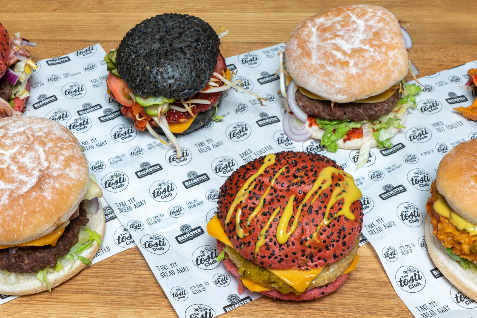 Avondeten bij The Tosti Club? Sinds deze week kan het (en geniet je van de lekkerste burgers)!