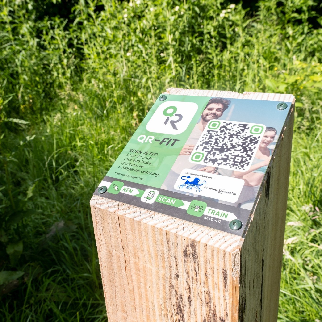 Scan jij je fit? In Camminghaburen vind je sinds kort twee sportieve routes met QR-codes voor sportoefeningen!