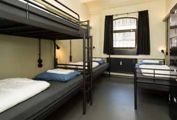 Altijd al in een cel willen overnachten? Kom naar het Alibi Hostel in Leeuwarden