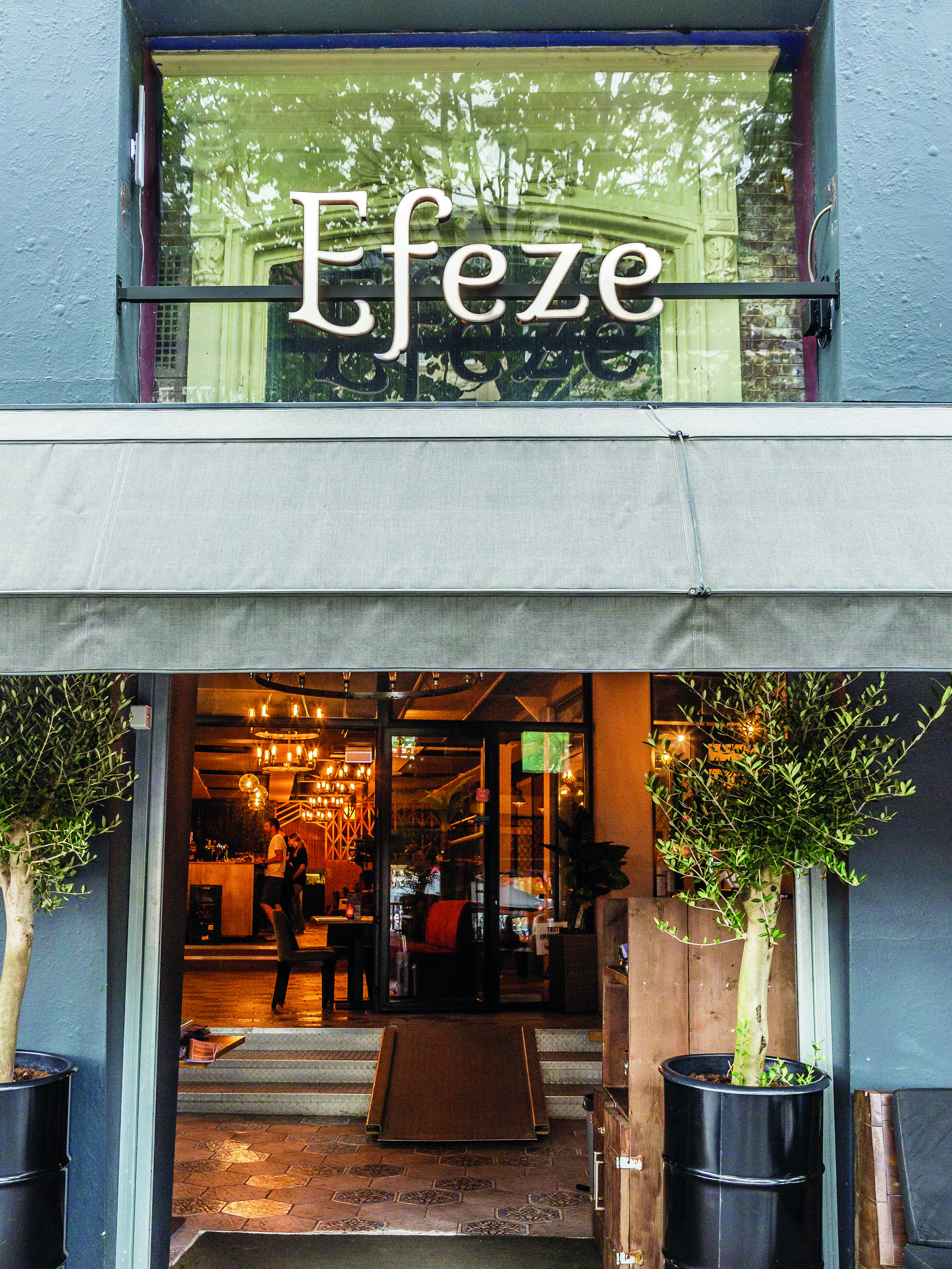 Nieuw in Leeuwarden: Turks specialiteitenrestaurant Efeze!