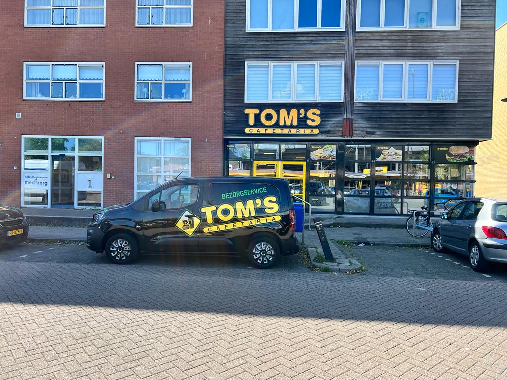 Tom's Cafetaria is verhuisd! Je vindt de snackbar tegenwoordig op het Cambuurplein