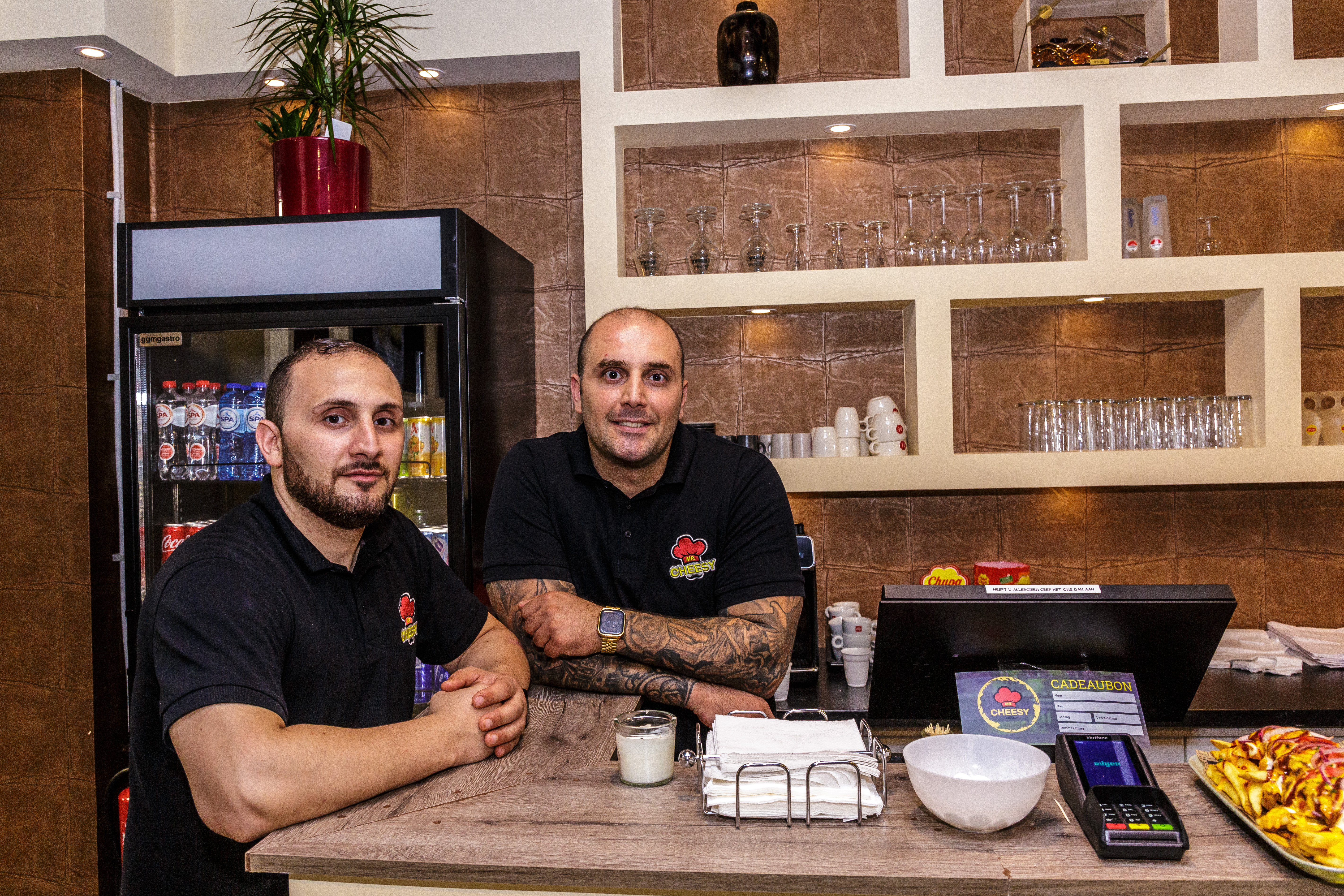 Mr. Cheesy in Bilgaard levert fastfood in een héérlijk luxe jasje!