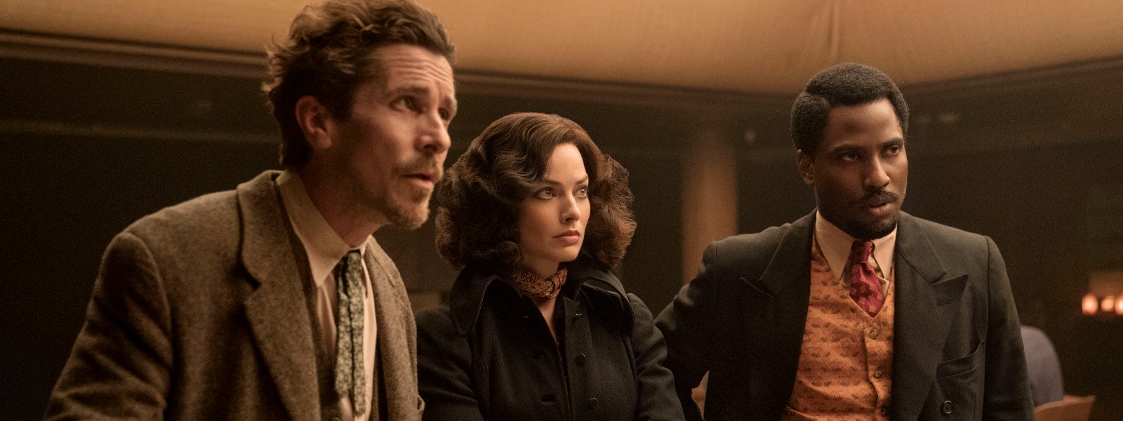 Romantiek, misdaad, moord en een shockerend geheim plot: Amsterdam bekijk je nu bij Pathé!