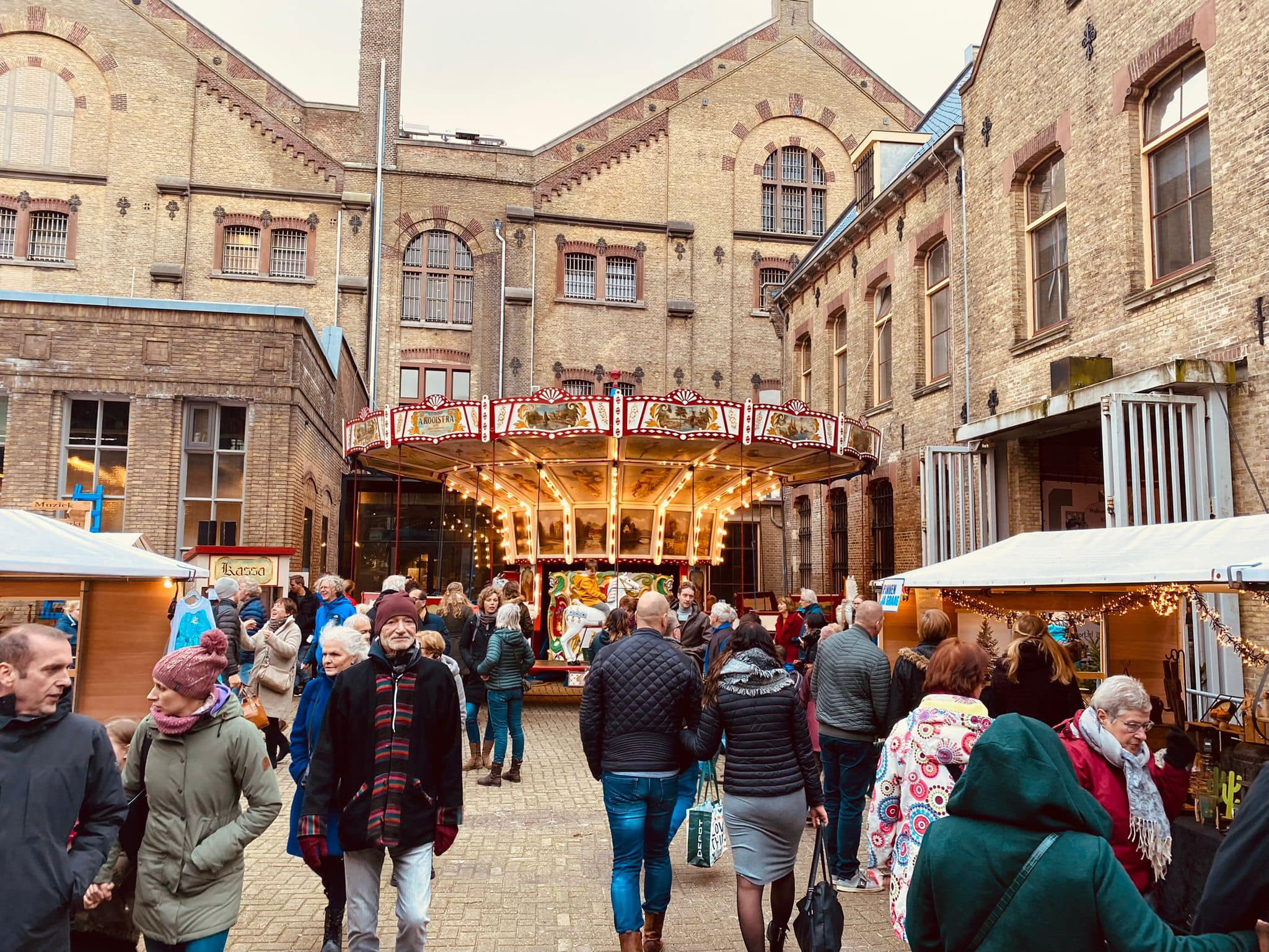 Kom jij ook naar de tiende editie van de kerstmarkt in de Blokhuispoort?