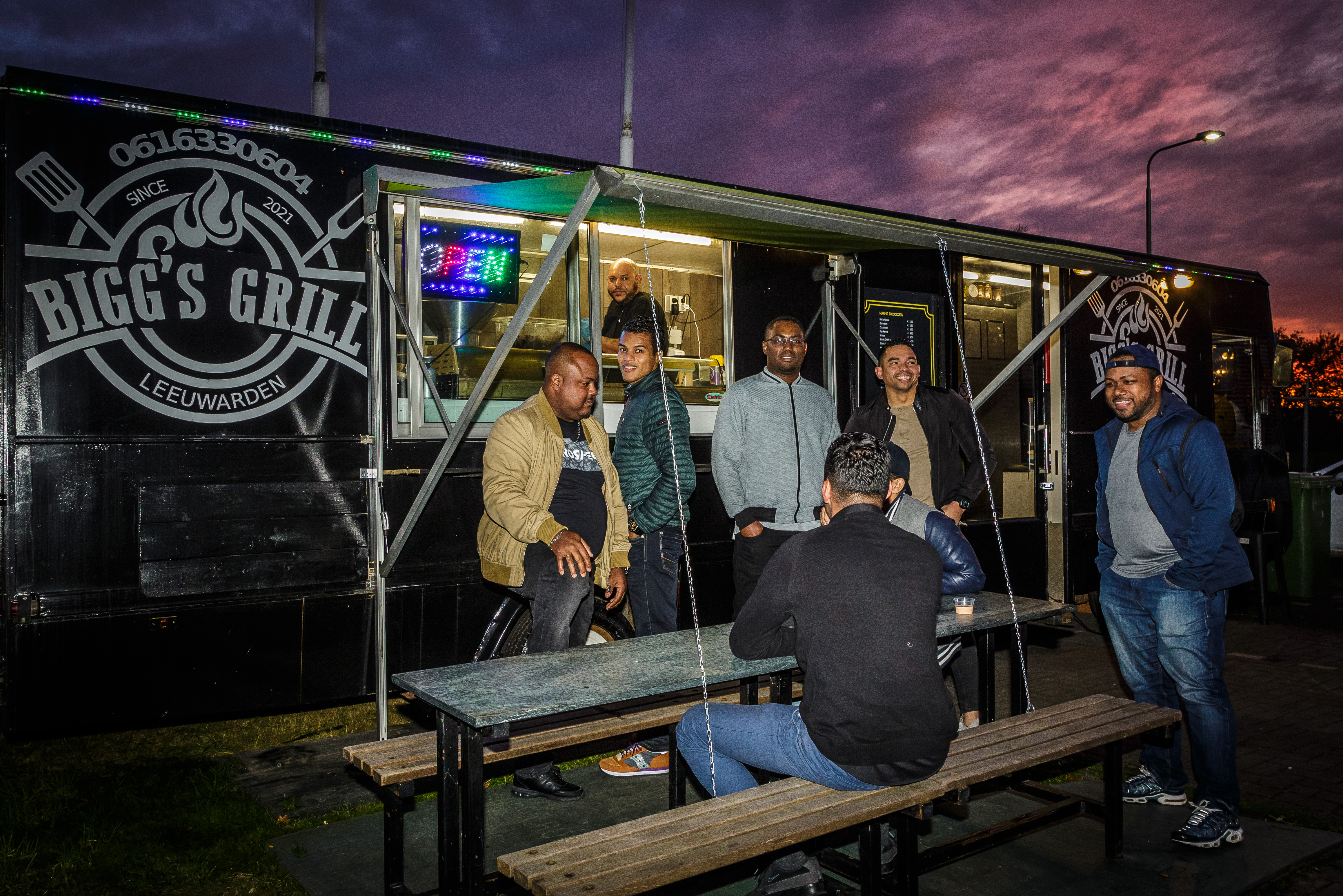 De goedgevulde broodjes en heerlijke grillgerechten van foodtruck Bigg's Grill