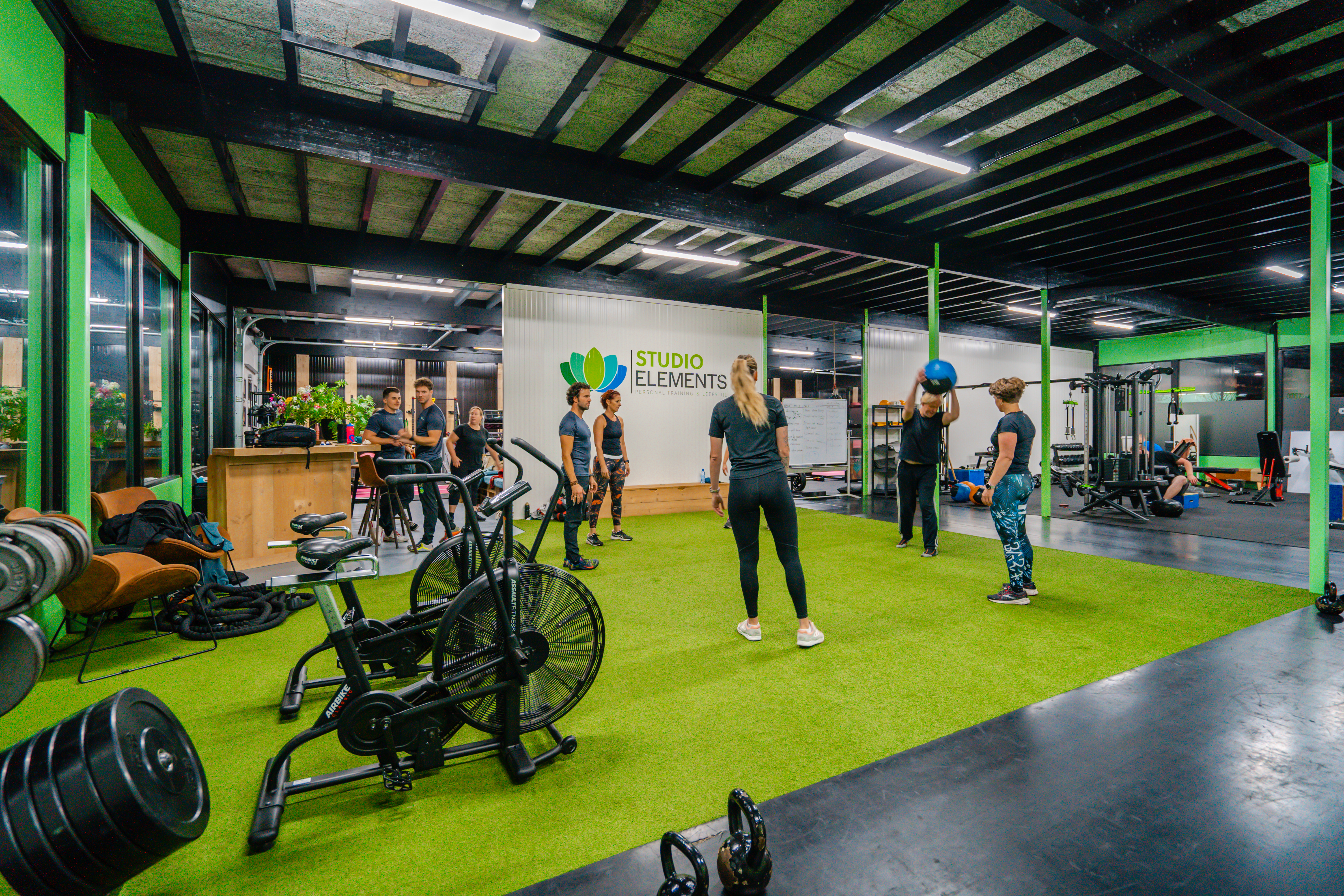 Meer energie en lekkerder in je vel zitten? Dat doe je samen met studio elements