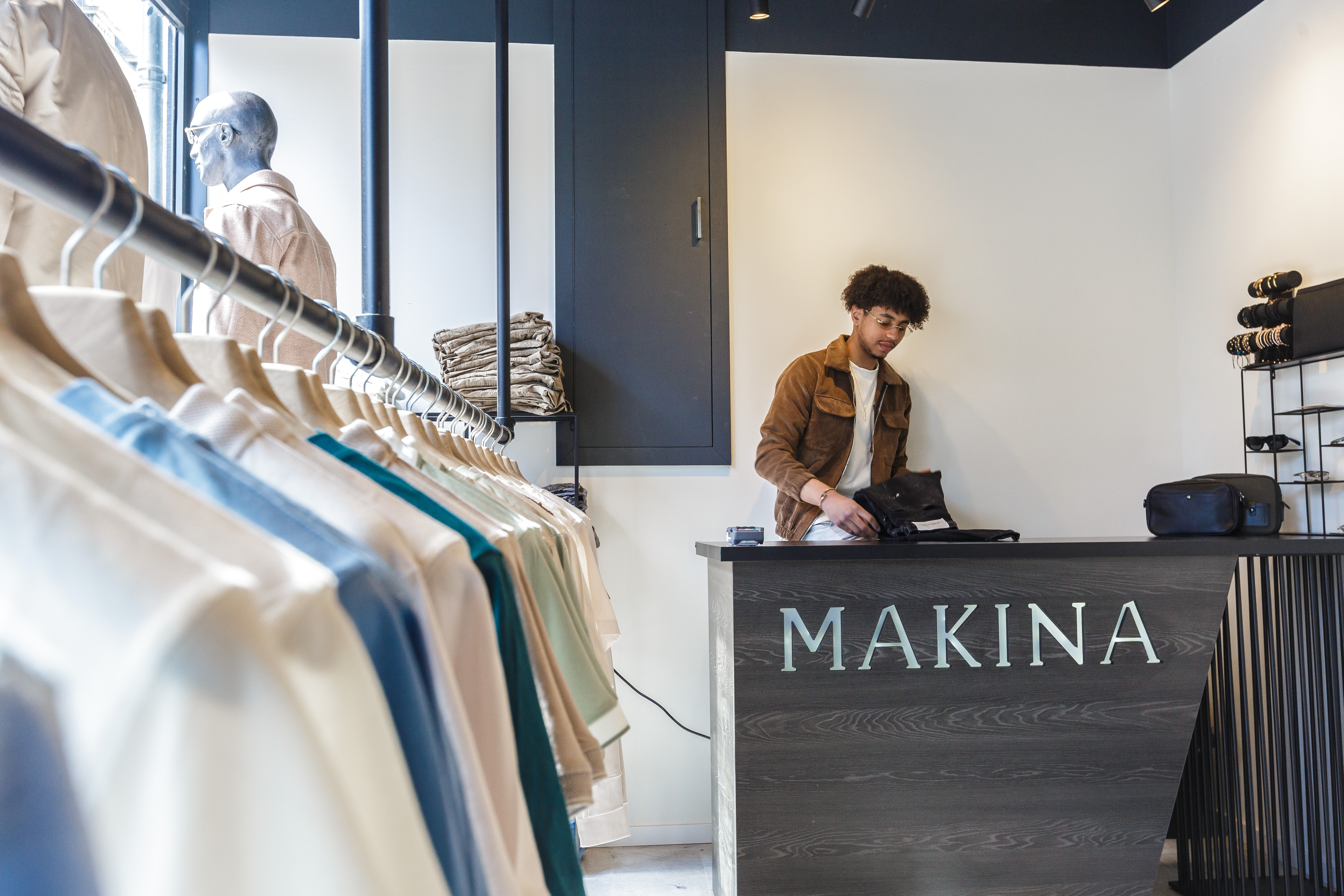 Kledingwinkel Makina: de nieuwste herenmode, voor betaalbare prijzen