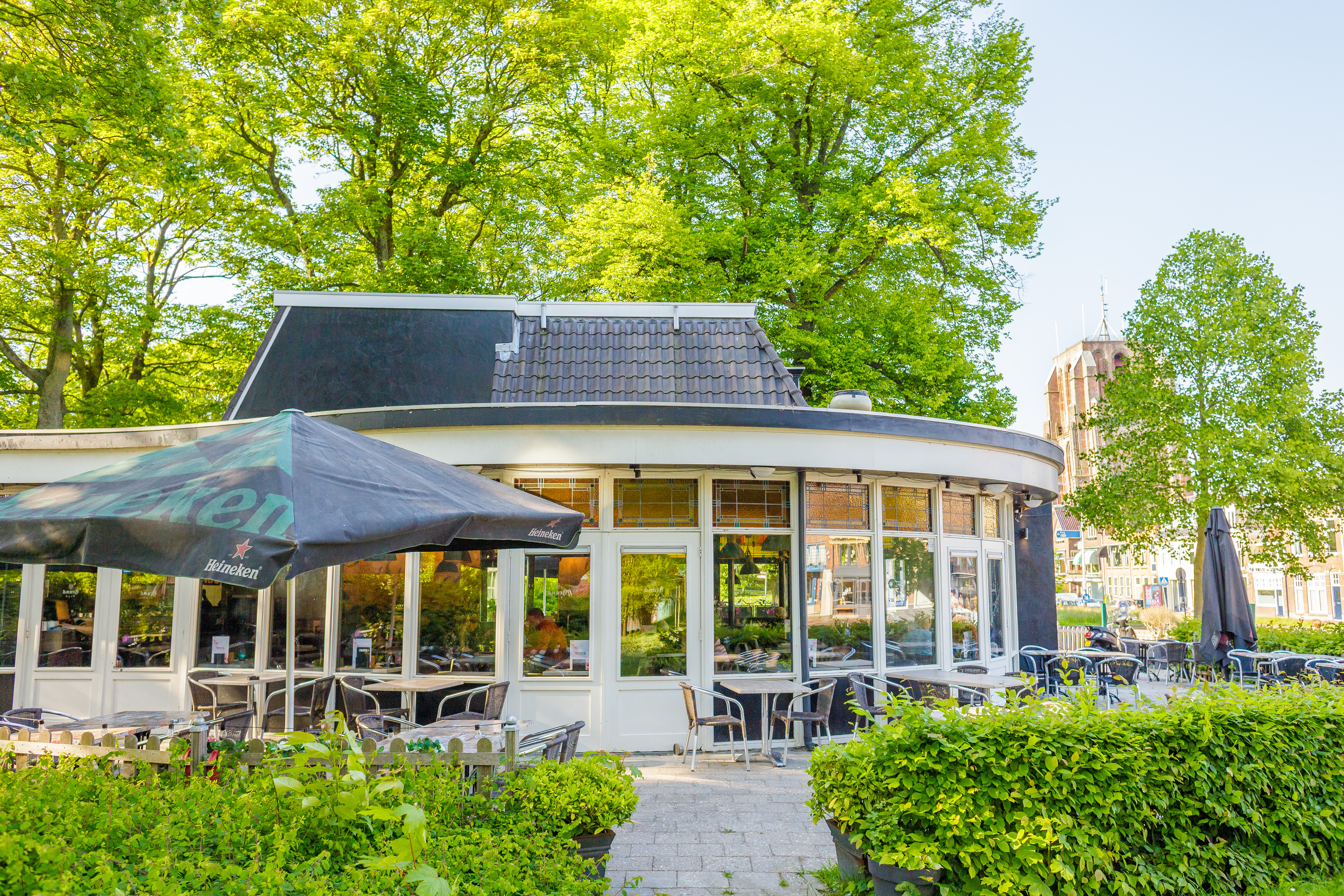 Genieten van Japanse gerechten en de zomer op het terras van Minato