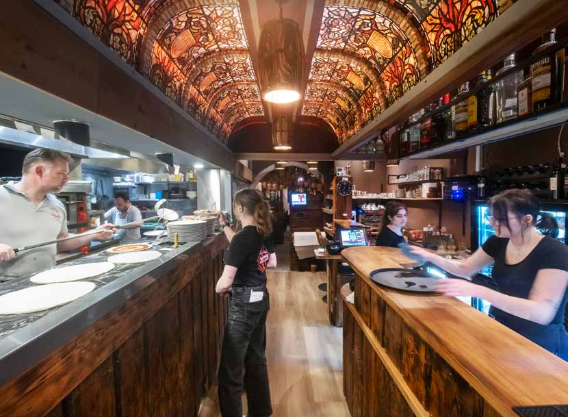 Pizzeria Sardegna is verbouwd: "Mensen moeten het gevoel krijgen dat ze thuiskomen"