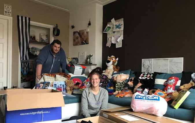 Volgens Leon & Iris heeft ieder kind recht op een cadeautje voor Sinterklaas