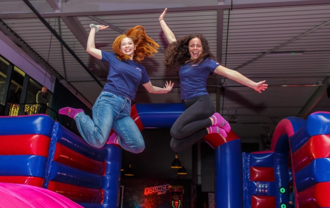 Hoe pubers en ouders re-connecten bij Bounce Valley Leeuwarden