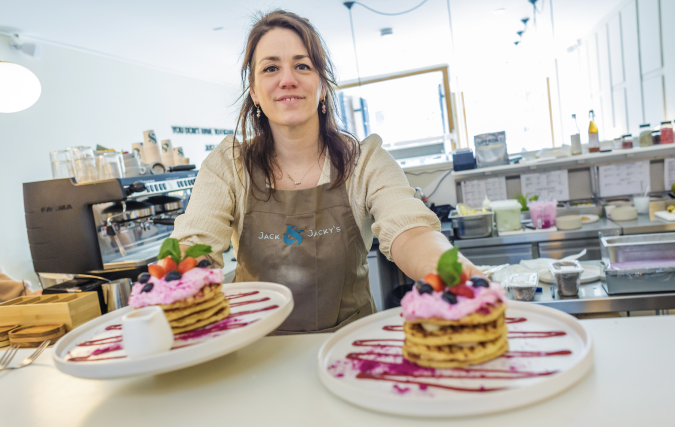 Nieuwe hotspot aan de gracht: Jack & Jacky’s opent deuren in Leeuwarden