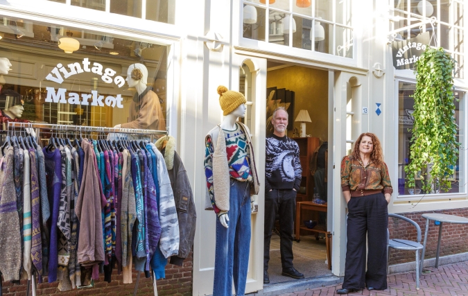 Vintagemarket ademt historie en unieke stijl: Eowyn en Eelke hebben oog voor stijl en design