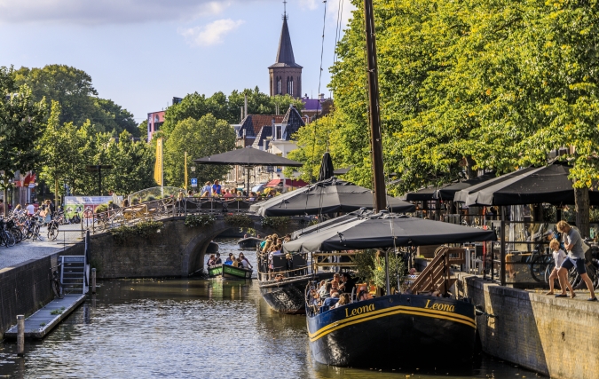 Vier van de vijf terrasboten mogen blijven aan de Nieuwestad